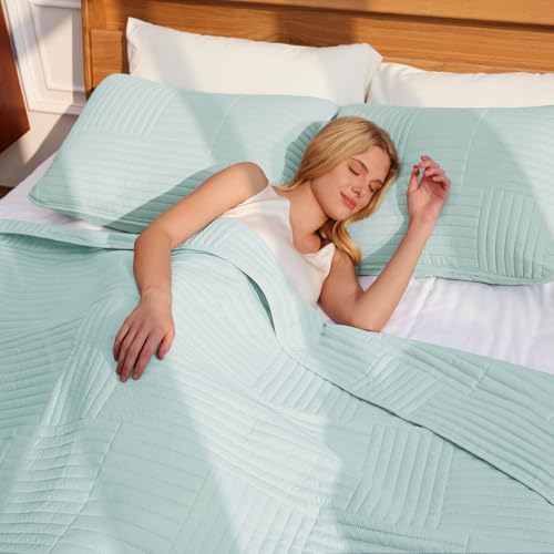 Whale Flotilla Ultra Soft King Quilt Set