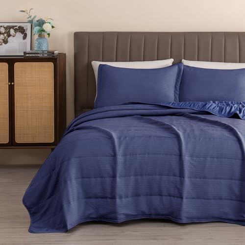 Great Bay Home Textured Spandex Quilt Set with Shams