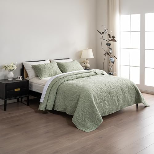 Cotton Quilt Queen Size Green Bedding Set with 2 Shams