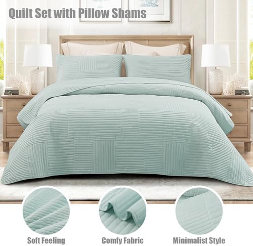 Whale Flotilla Ultra Soft King Quilt Set