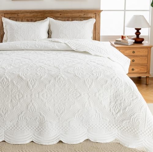 Meadow Park Ivory Embroidered Quilt Set King Size - 3 Pieces