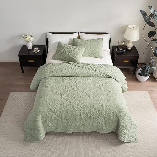 Cotton Quilt Queen Size Green Bedding Set with 2 Shams