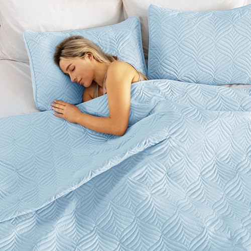 Whale Flotilla Light Blue XL Twin Quilt Set