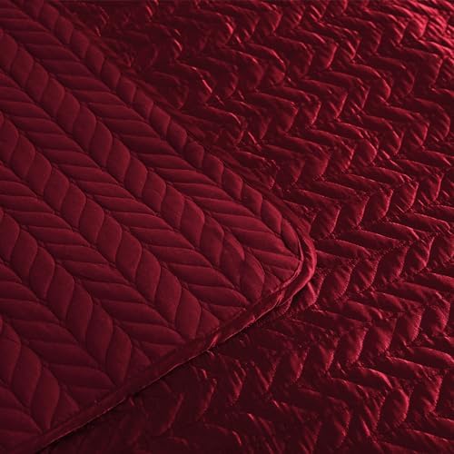 Whale Flotilla Silky Soft Satin Quilt Set Queen Size Red