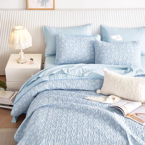 Wake In Cloud Floral Quilt Set Light Blue QueenFull