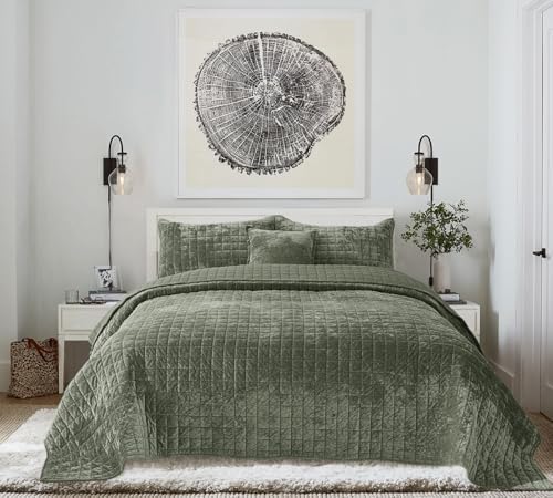 3 Pieces Velvet Cal King Quilt Set with Pillow Shams Army Green