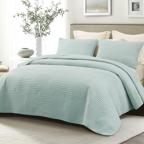 Whale Flotilla Ultra Soft King Quilt Set