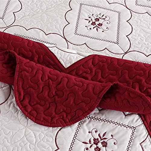 Oliven 3 Pcs Embroidered Quilt Set Floral Bedspread