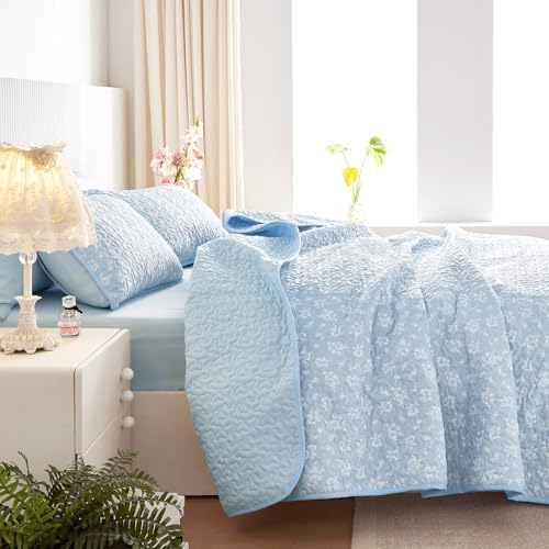 Wake In Cloud Floral Quilt Set Light Blue QueenFull