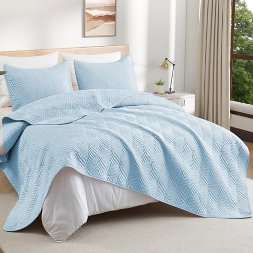 Whale Flotilla Light Blue XL Twin Quilt Set