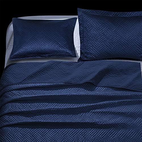 NTBAY Queen Silk Satin Quilt Set with Geometric Pattern
