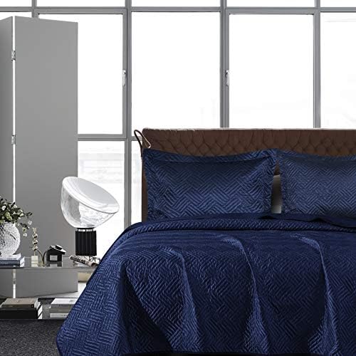 NTBAY Queen Silk Satin Quilt Set with Geometric Pattern