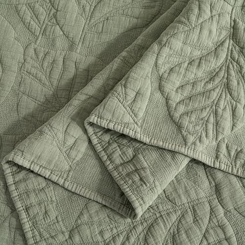 Cotton Quilt Queen Size Green Bedding Set with 2 Shams