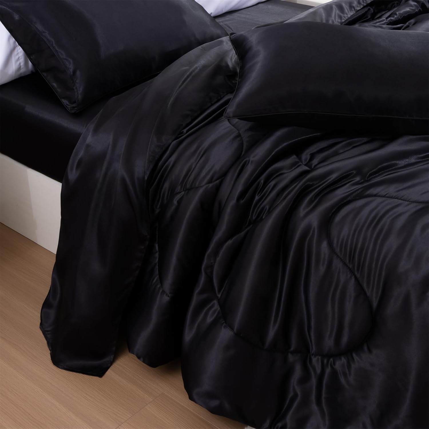 A Nice Night 5PCS Queen Comforter Set