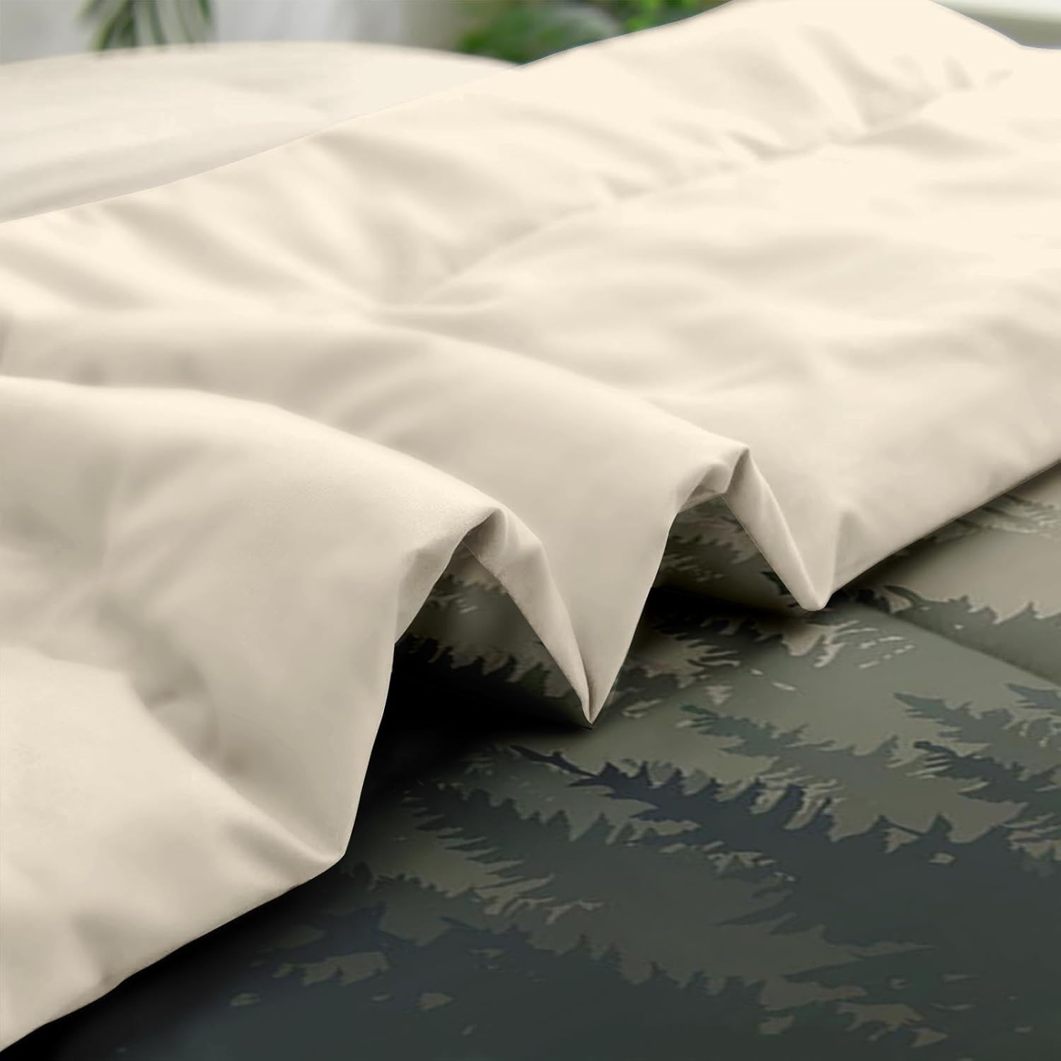 Pamnest Queen Comforter Set with 7 Pcs Bedding 1