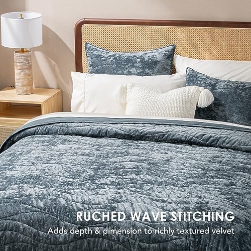 EVERGRACE Velvet Queen Quilt Set Stormy Blue