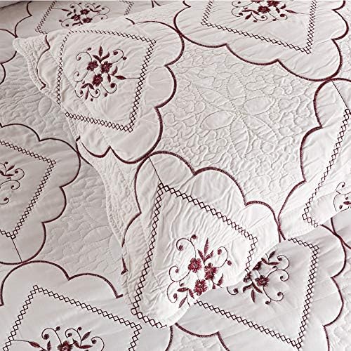 Oliven 3 Pcs Embroidered Quilt Set Floral Bedspread