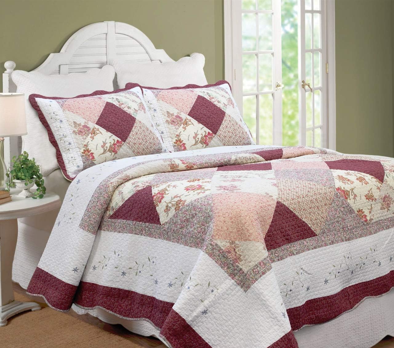 Cozy Line Floral Patchwork Quilt Bedding Set