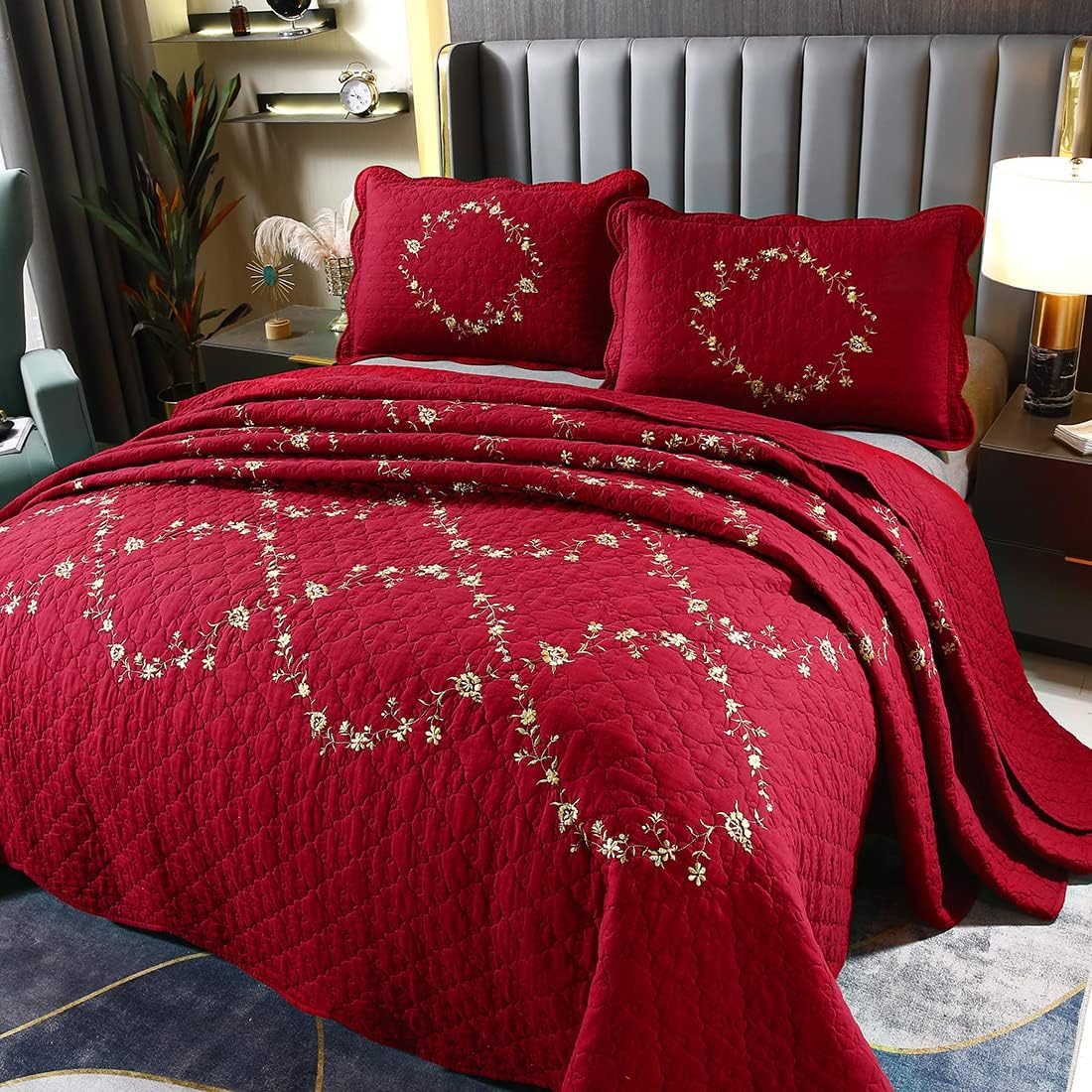 Vctops 3-Piece Christmas Red Floral Bedspread Set