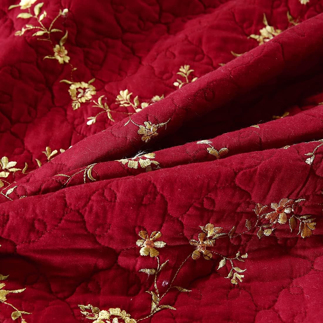 Vctops 3-Piece Christmas Red Floral Bedspread Set