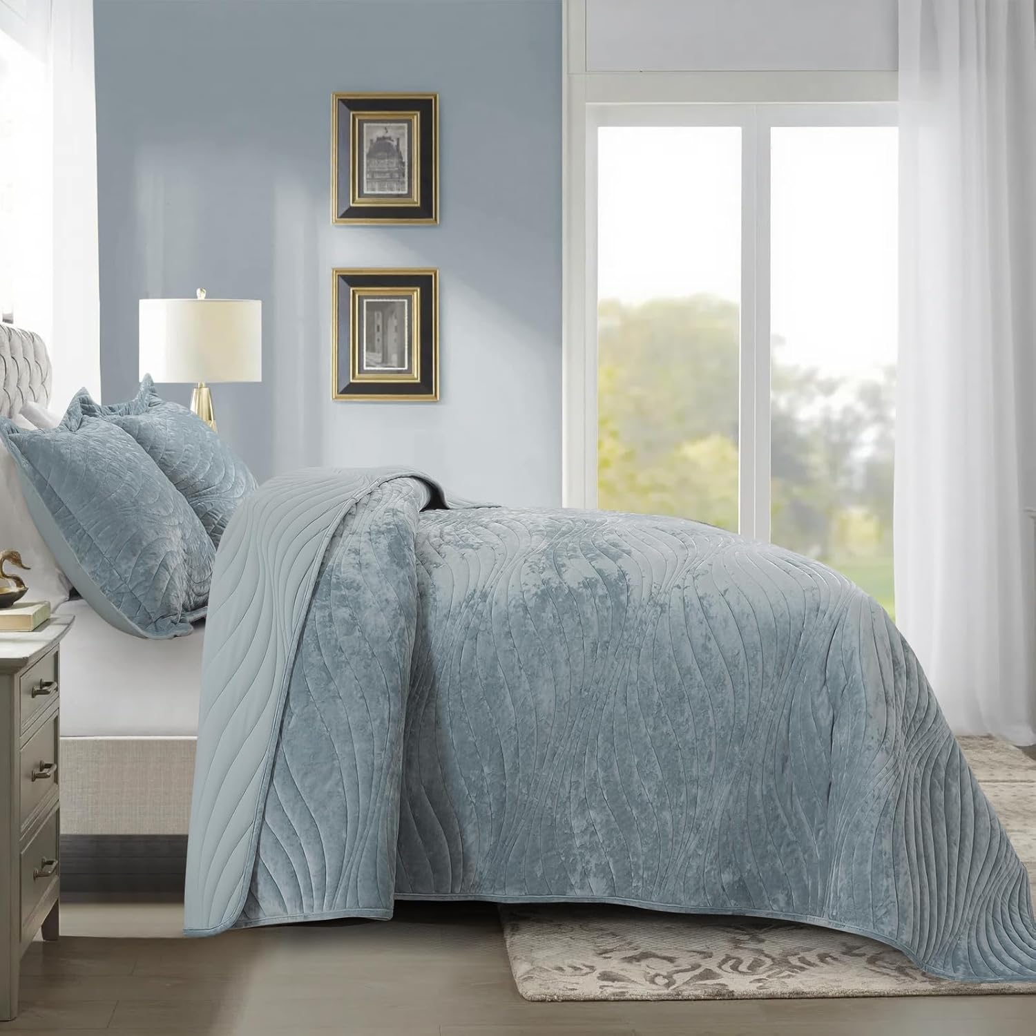 Travan Luxury Velvet Quilt Set Queen Size