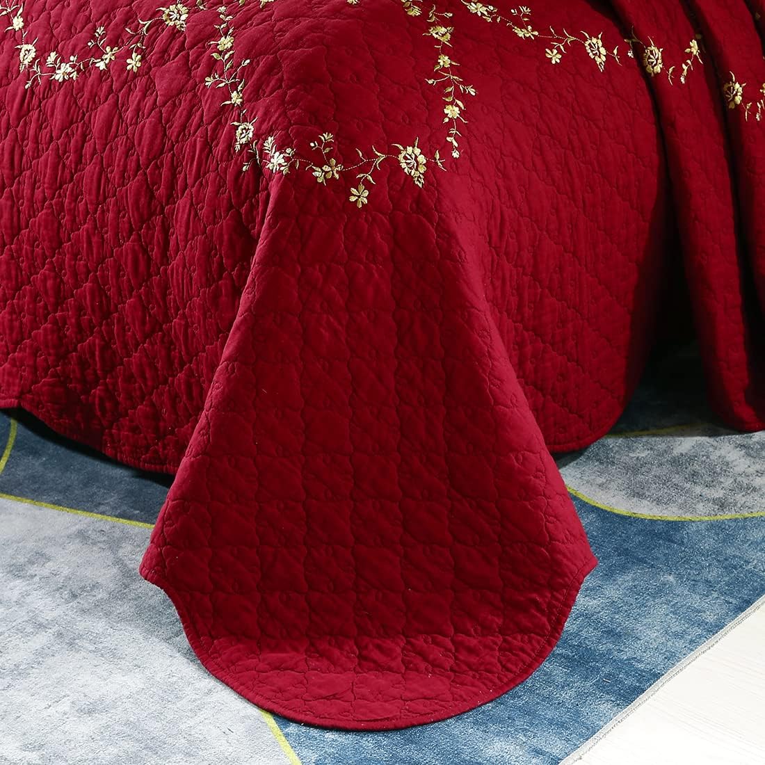 Vctops 3-Piece Christmas Red Floral Bedspread Set