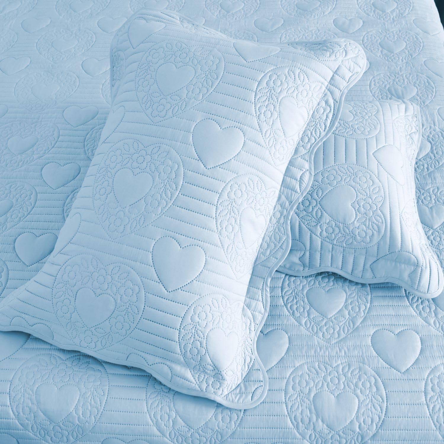 Auemtyn King Size Quilt Set with Heart Pattern