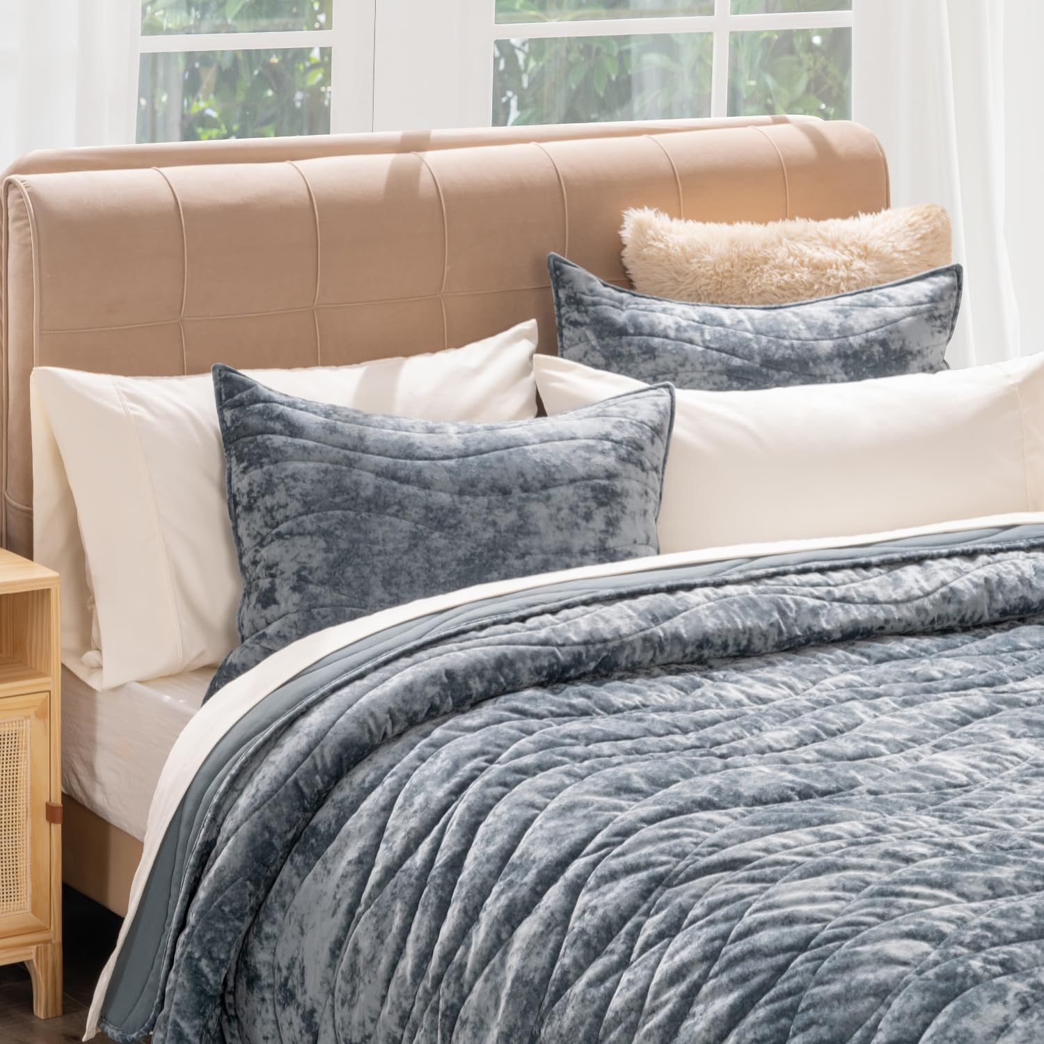 EVERGRACE Velvet Queen Quilt Set Stormy Blue