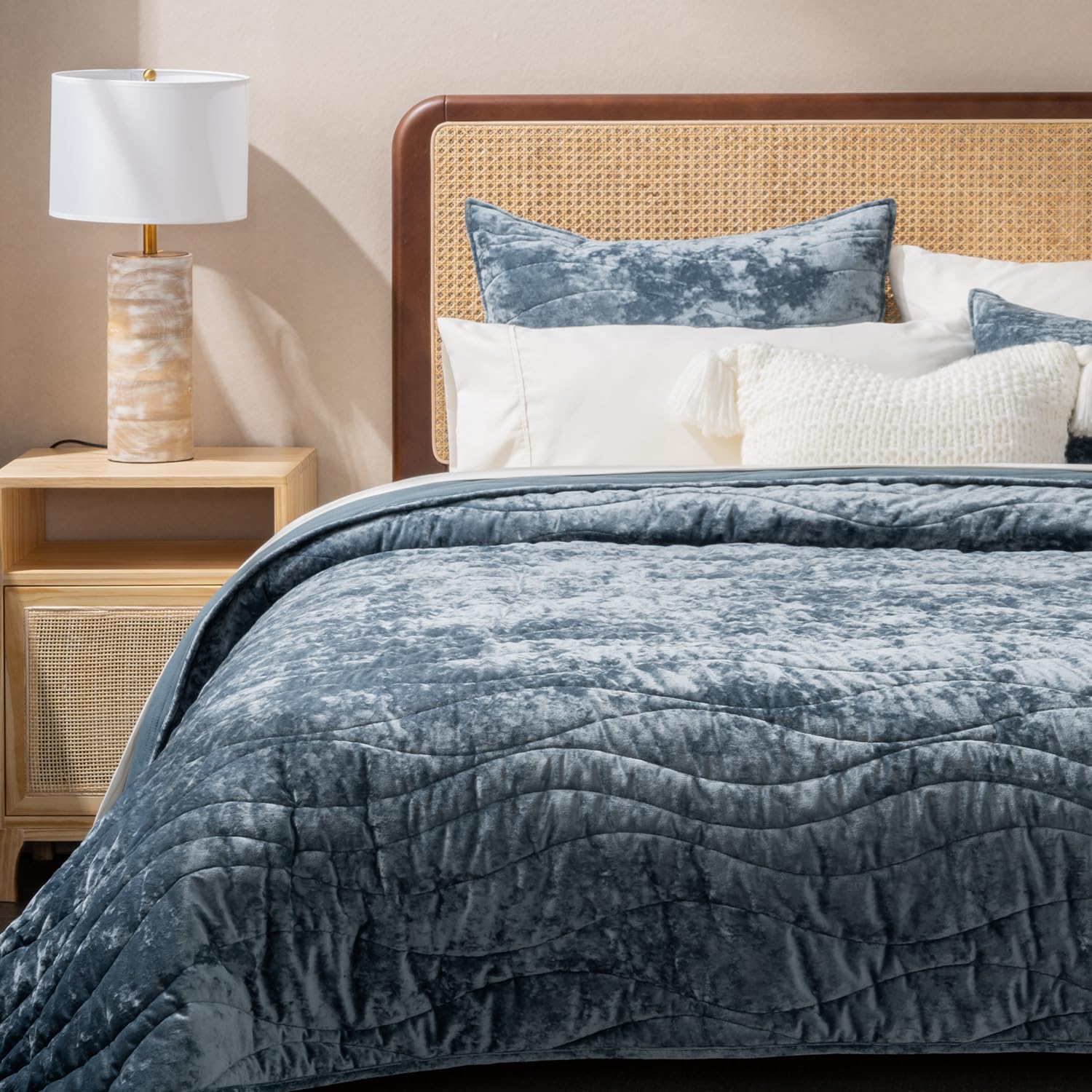EVERGRACE Velvet Queen Quilt Set Stormy Blue