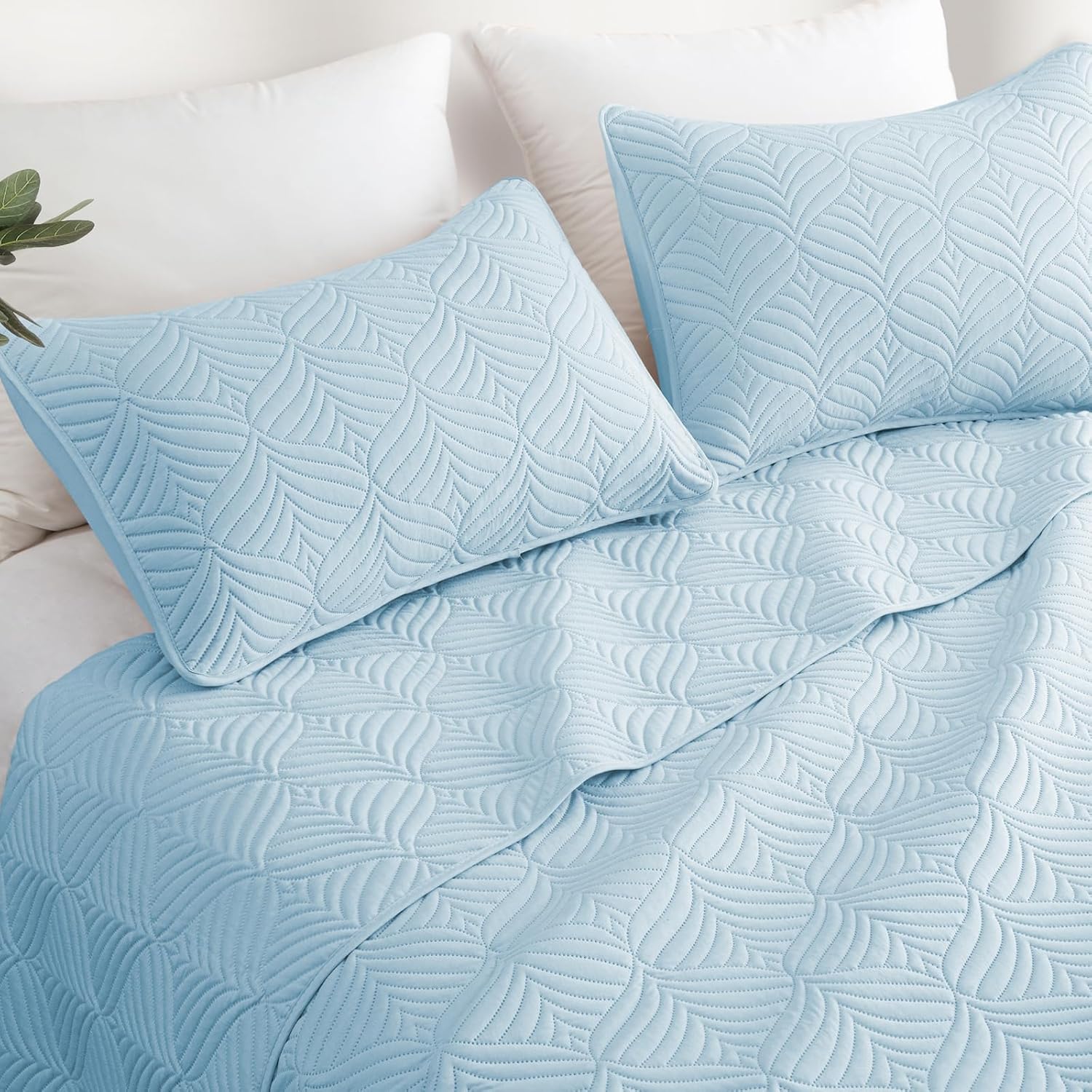 Whale Flotilla Light Blue XL Twin Quilt Set