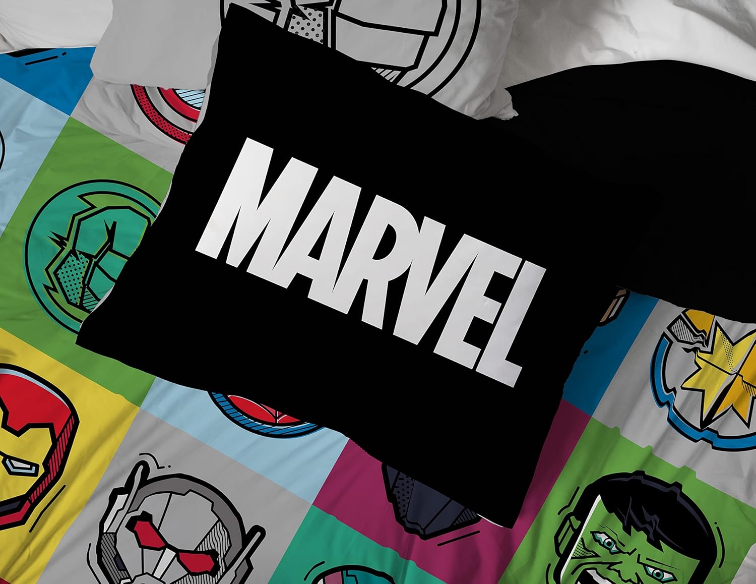 Jay Franco Marvel Avengers 7-Piece Queen Bed Set