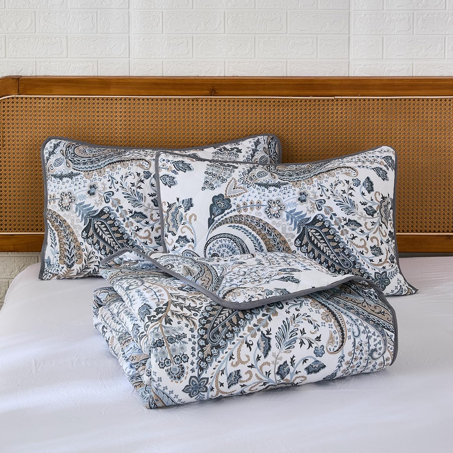 Cozaline 100 Cotton Queen Quilt Set with Paisley Design