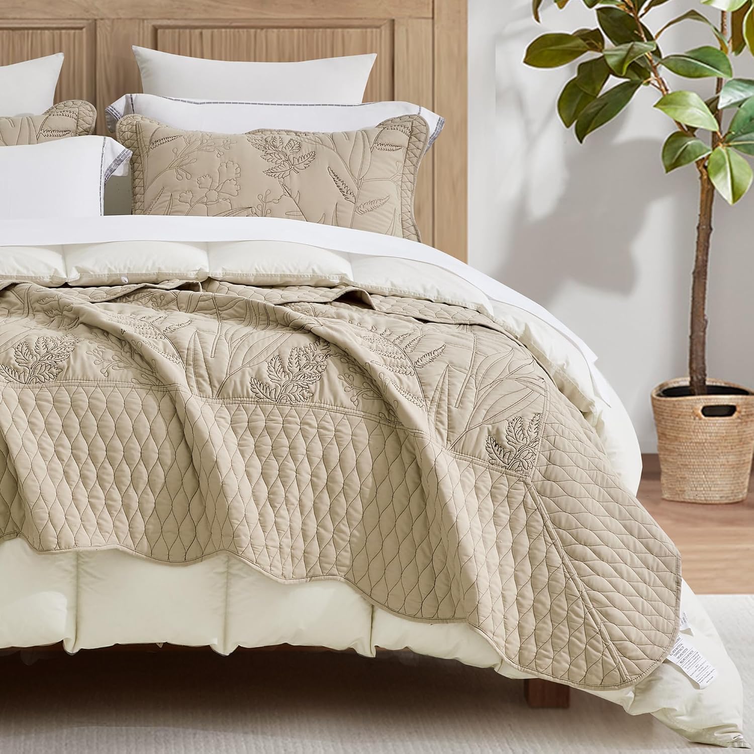 Botanical Bedspread Full Size Set - Leaves Pattern Stitched Quilt Cover