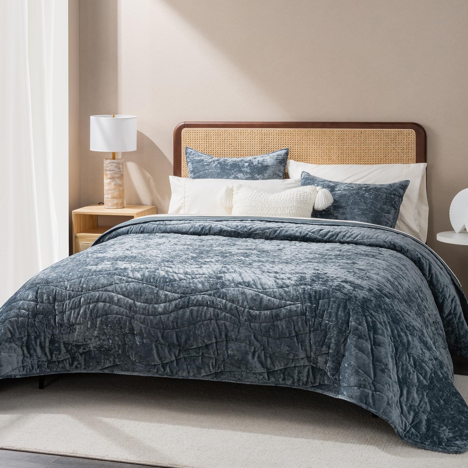 EVERGRACE Velvet Queen Quilt Set Stormy Blue