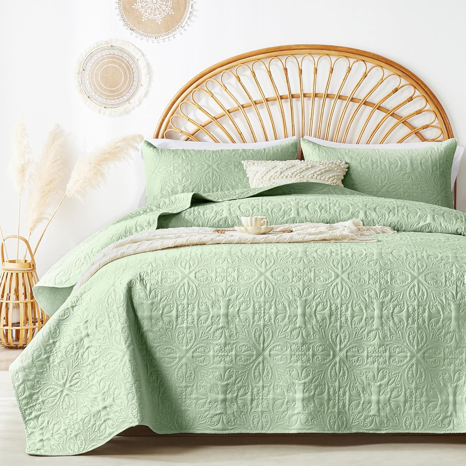 Akkialla Full Queen Quilt Bedding Set Light Green Microfiber Floral Pattern