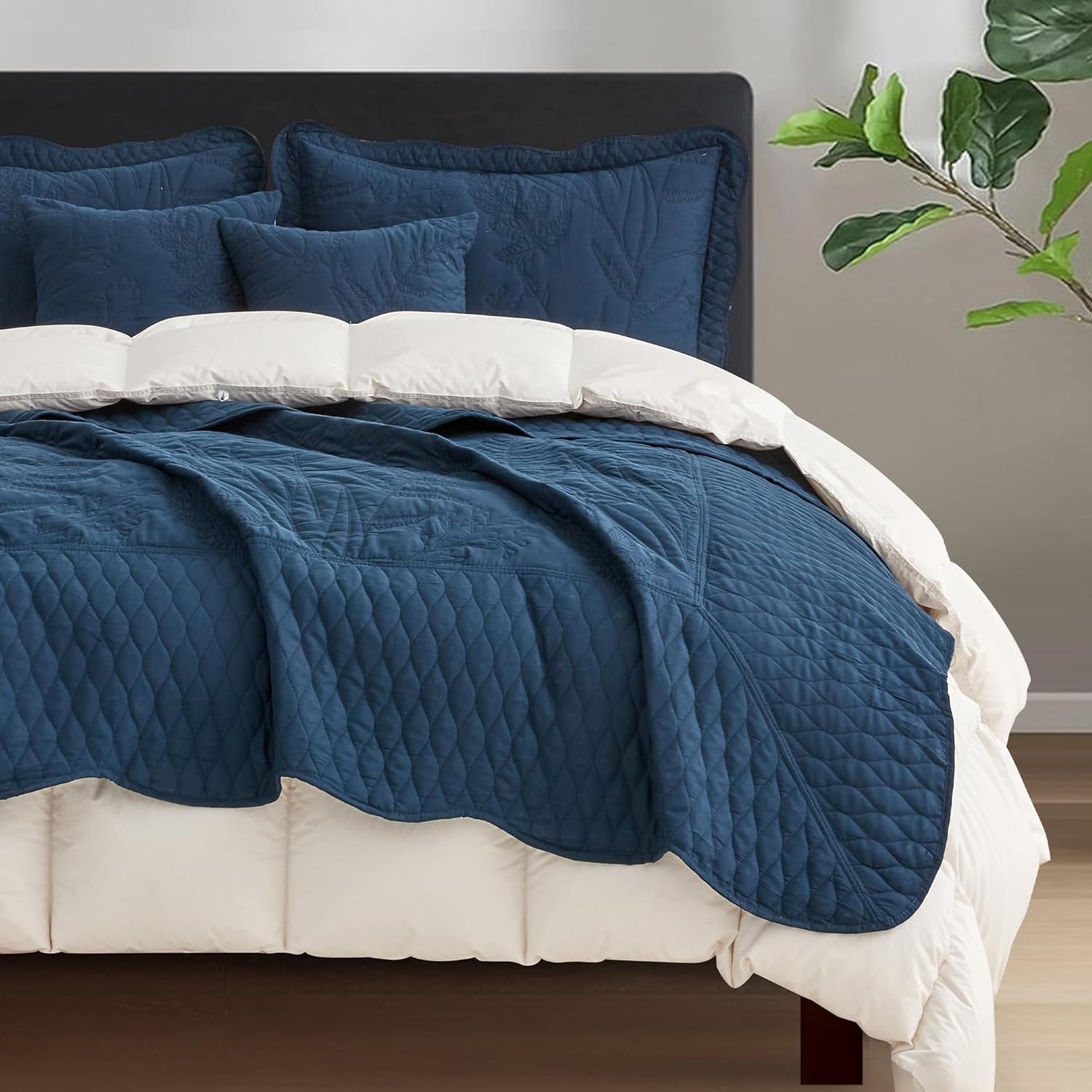 DaisyHuang Botanical Oversized Bedspread Set - Navy Leaves Pattern