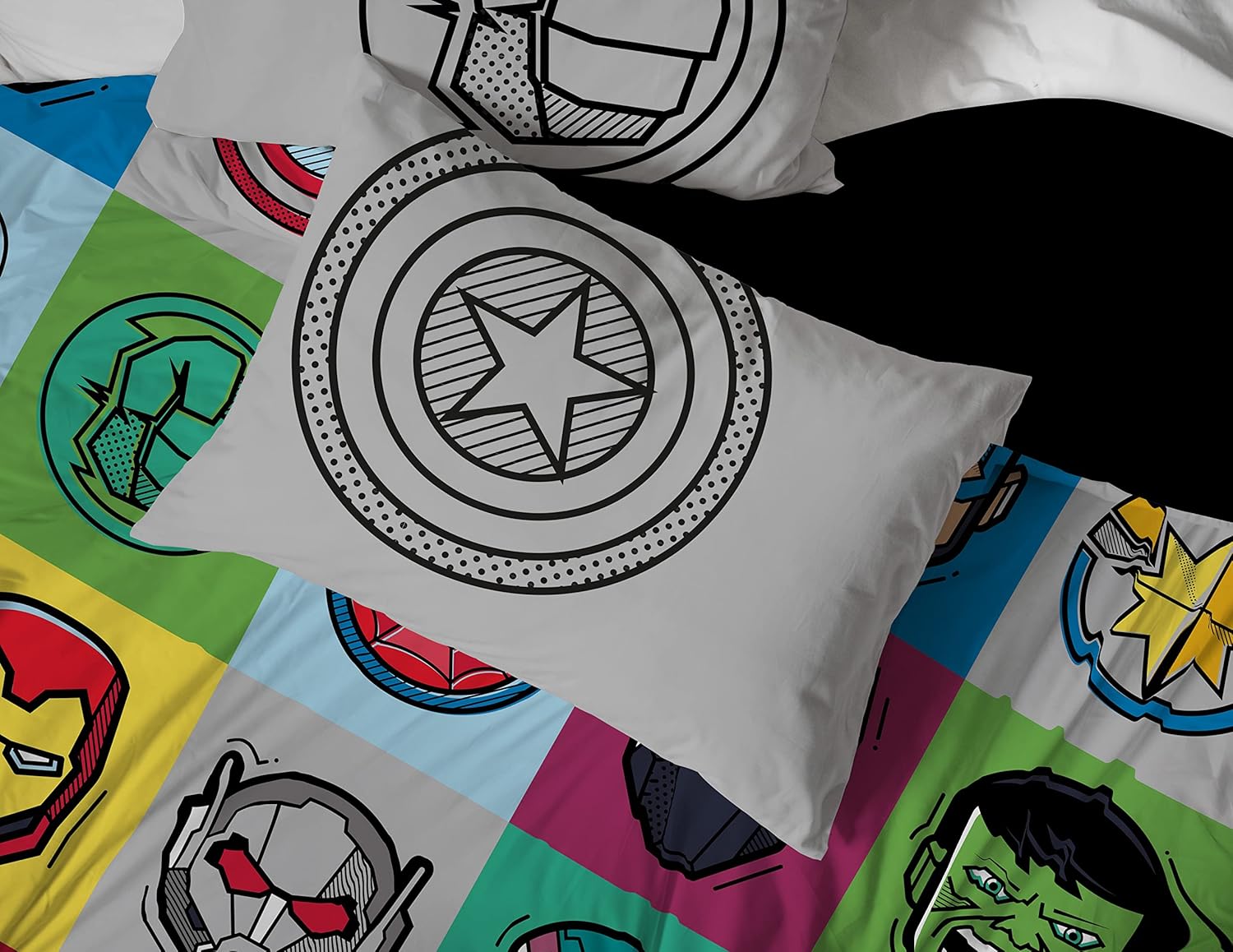Jay Franco Marvel Avengers 7-Piece Queen Bed Set