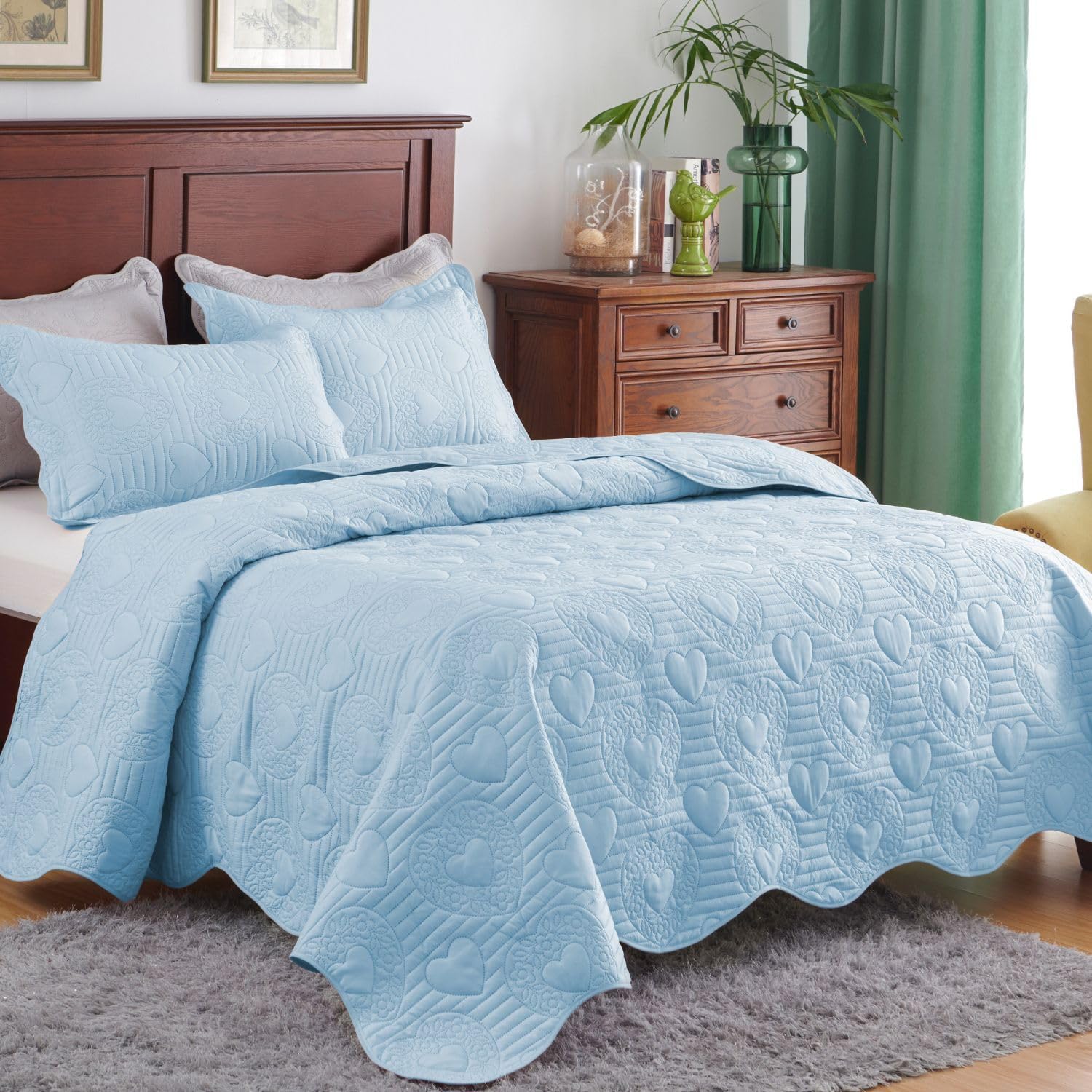 Auemtyn King Size Quilt Set with Heart Pattern