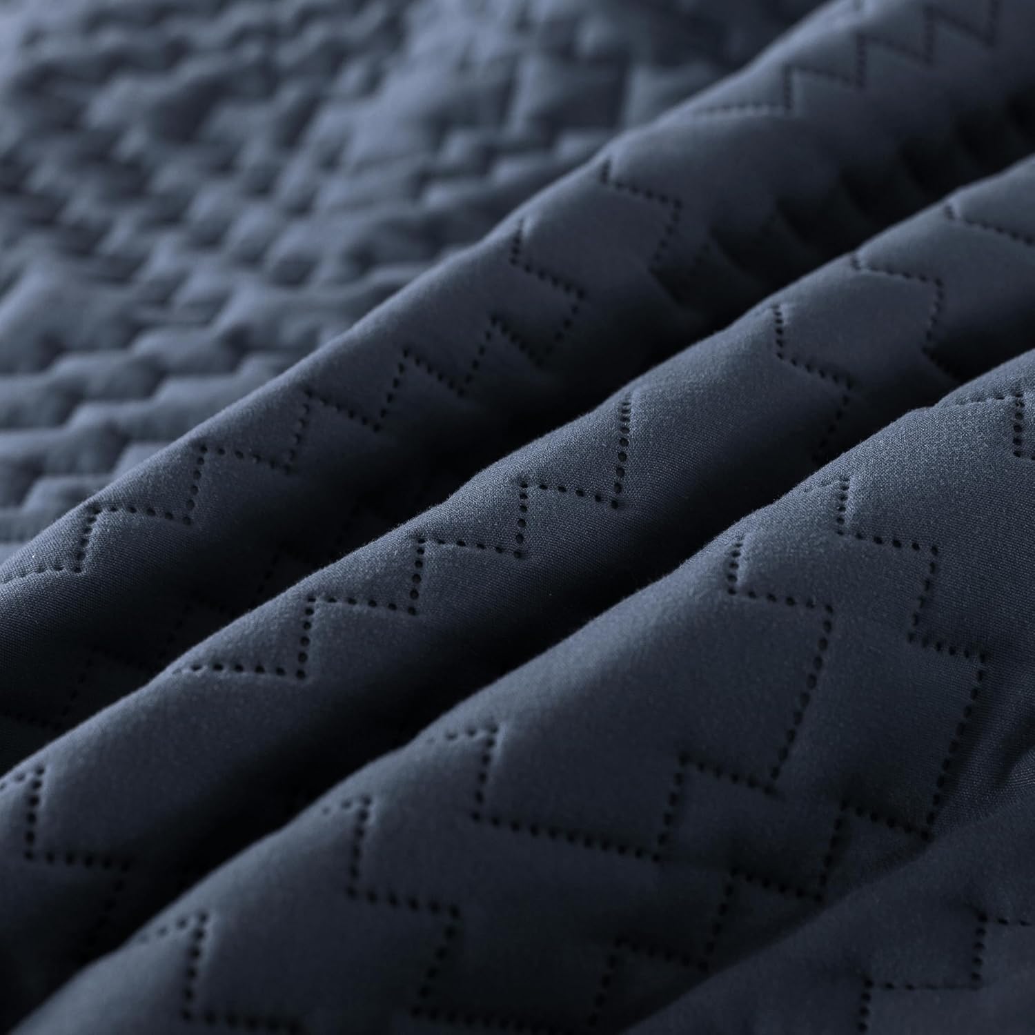 RSHARE Navy Blue Quilt Set with Pillow Sham