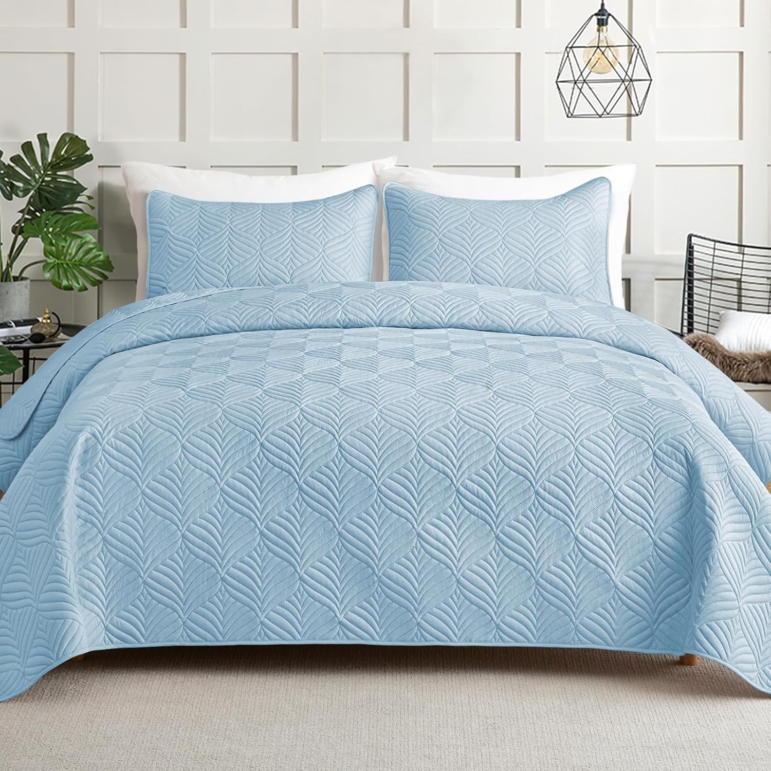 Whale Flotilla Light Blue XL Twin Quilt Set