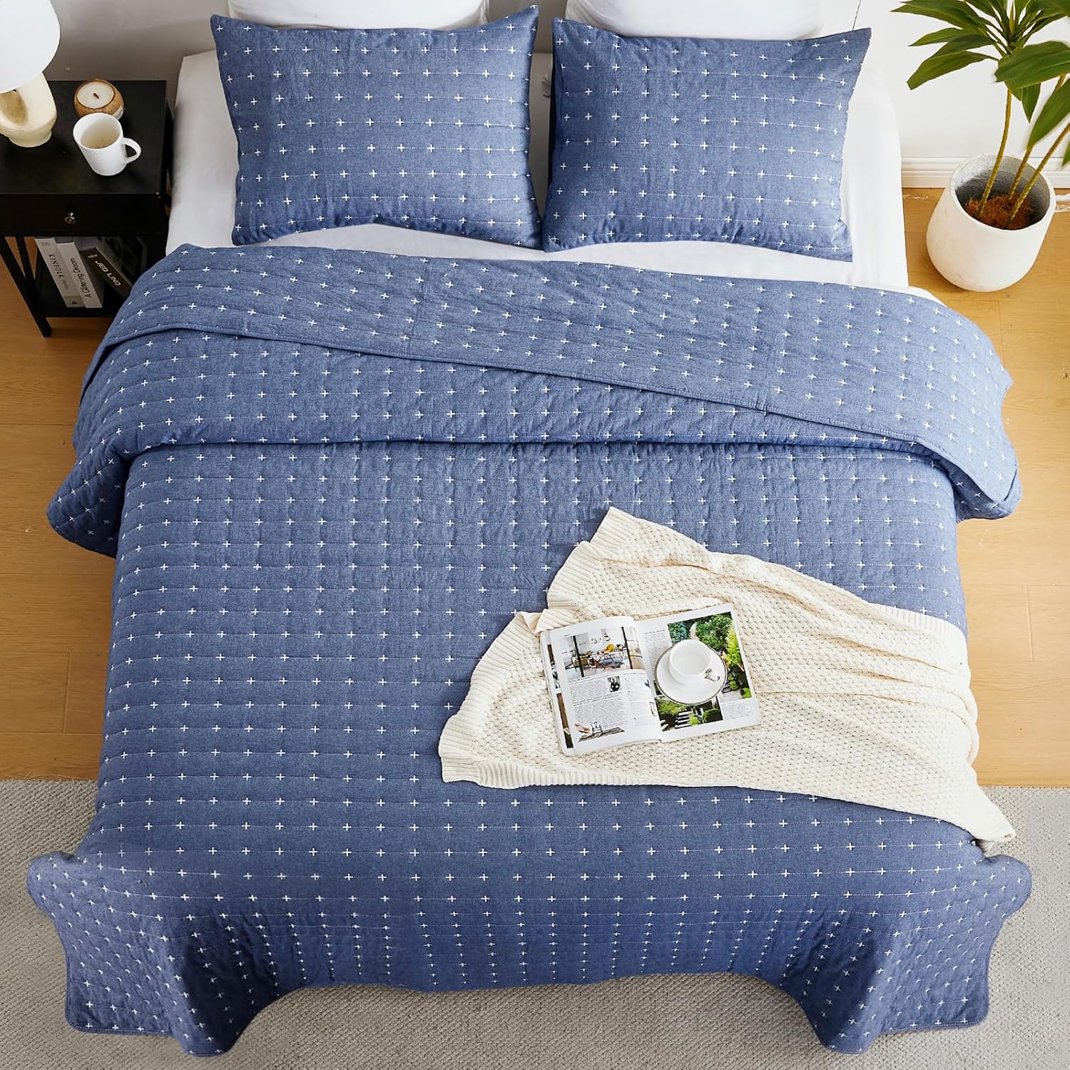 Blue 100 Cotton Queen Quilt Set with Shams