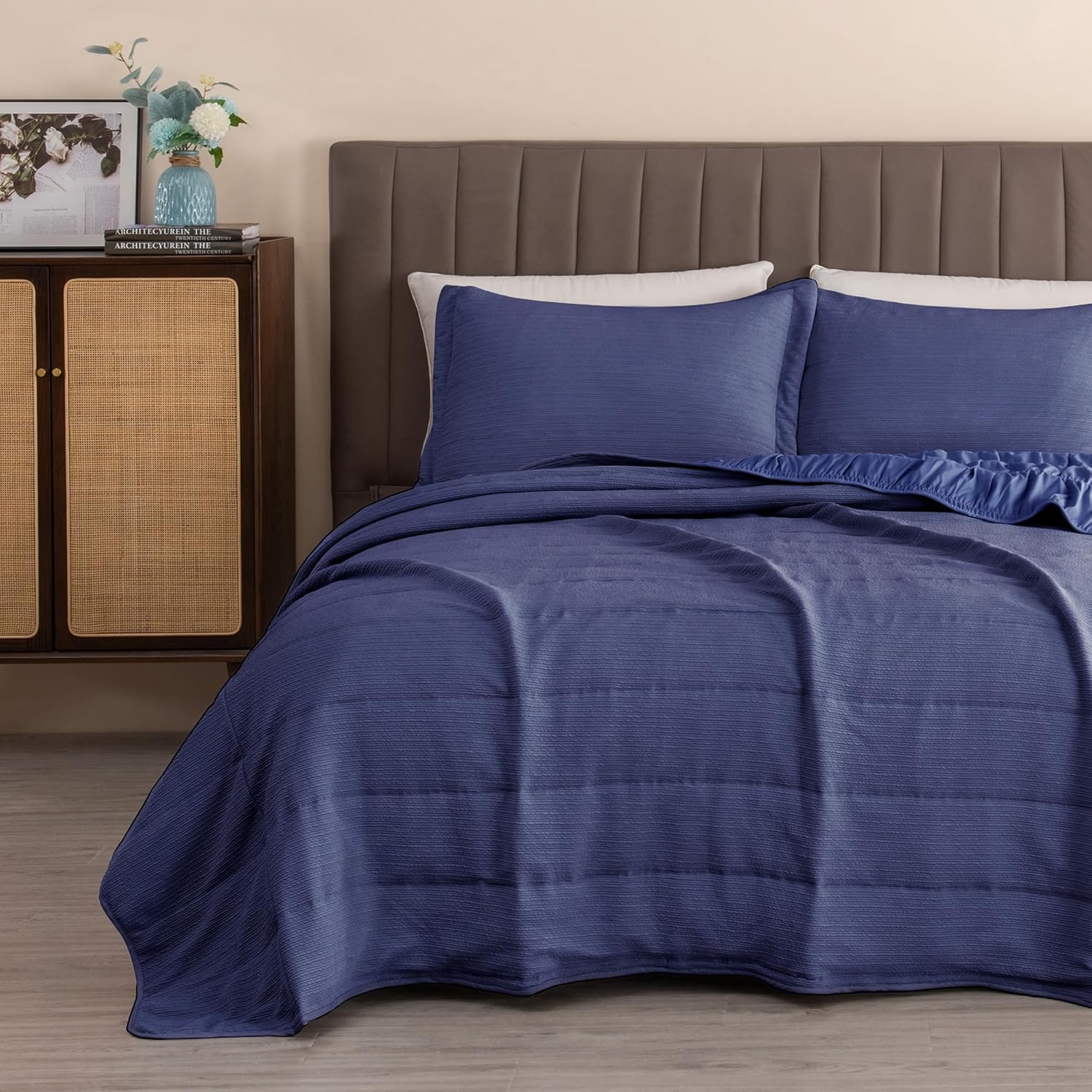 Great Bay Home Textured Spandex Quilt Set with Shams