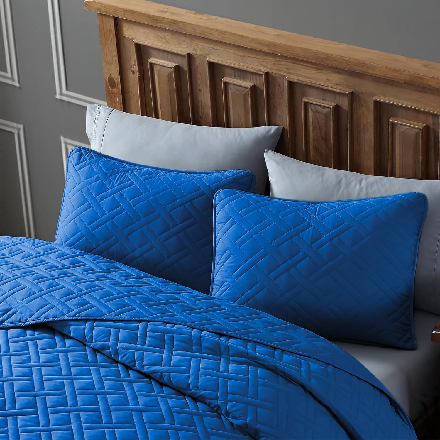 ClevaHome Queen Size Quilt Set with Diamond Pattern
