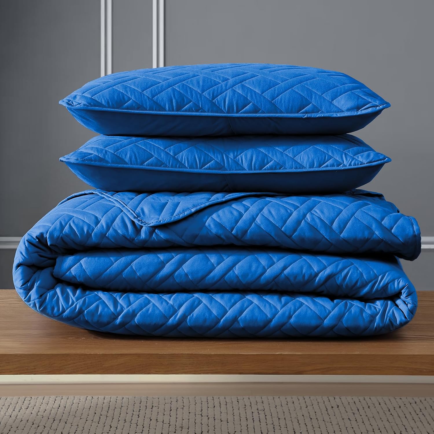 ClevaHome Queen Size Quilt Set with Diamond Pattern