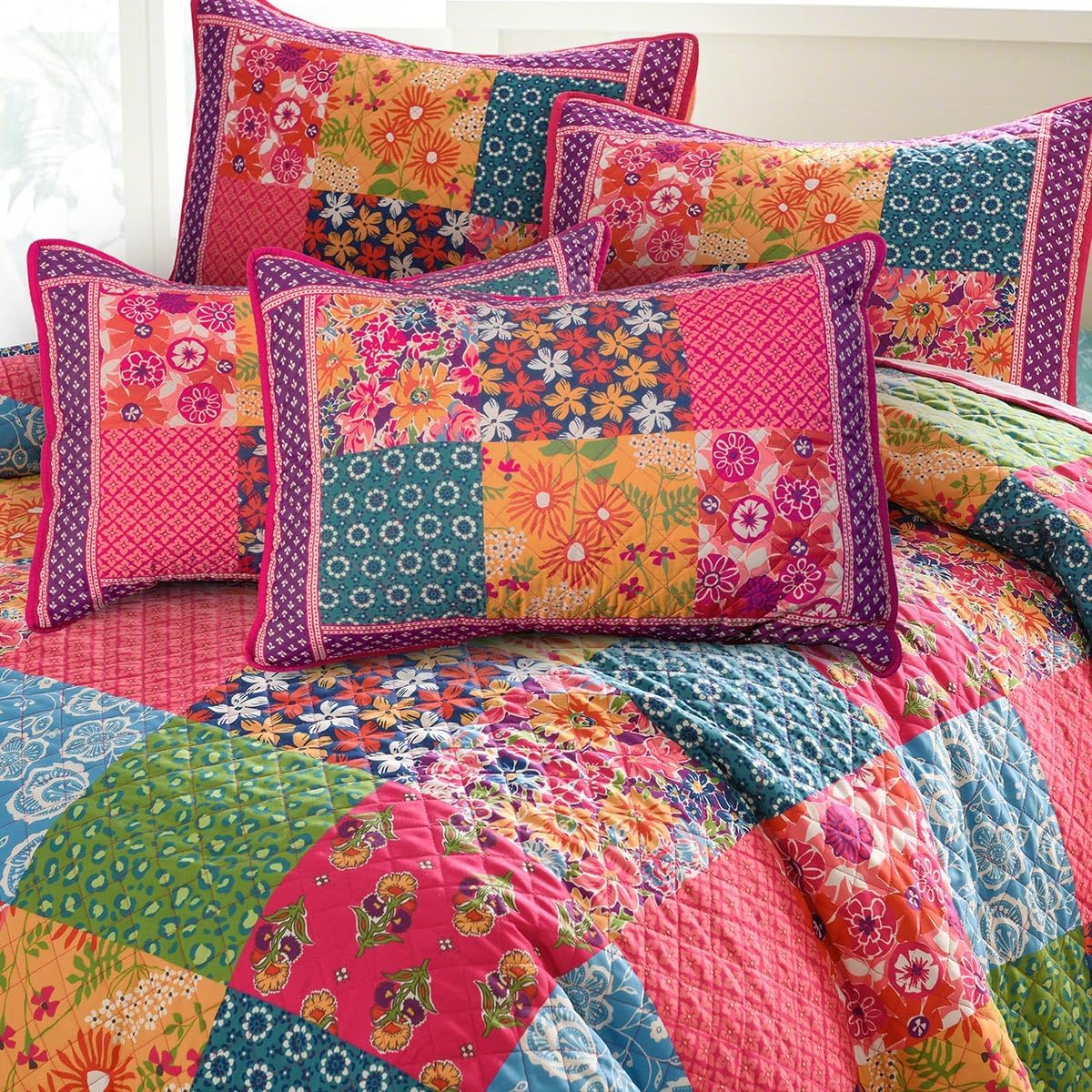King Size Quilt Set - Soft Reversible Bedspread with Pillow Shams