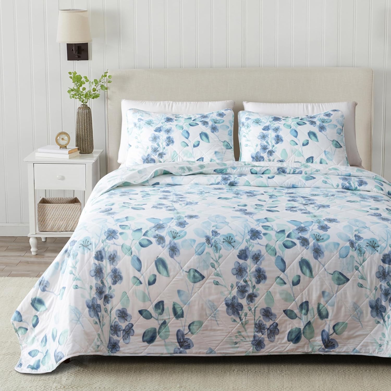 Great Bay Home Floral King Quilt Set with Shams