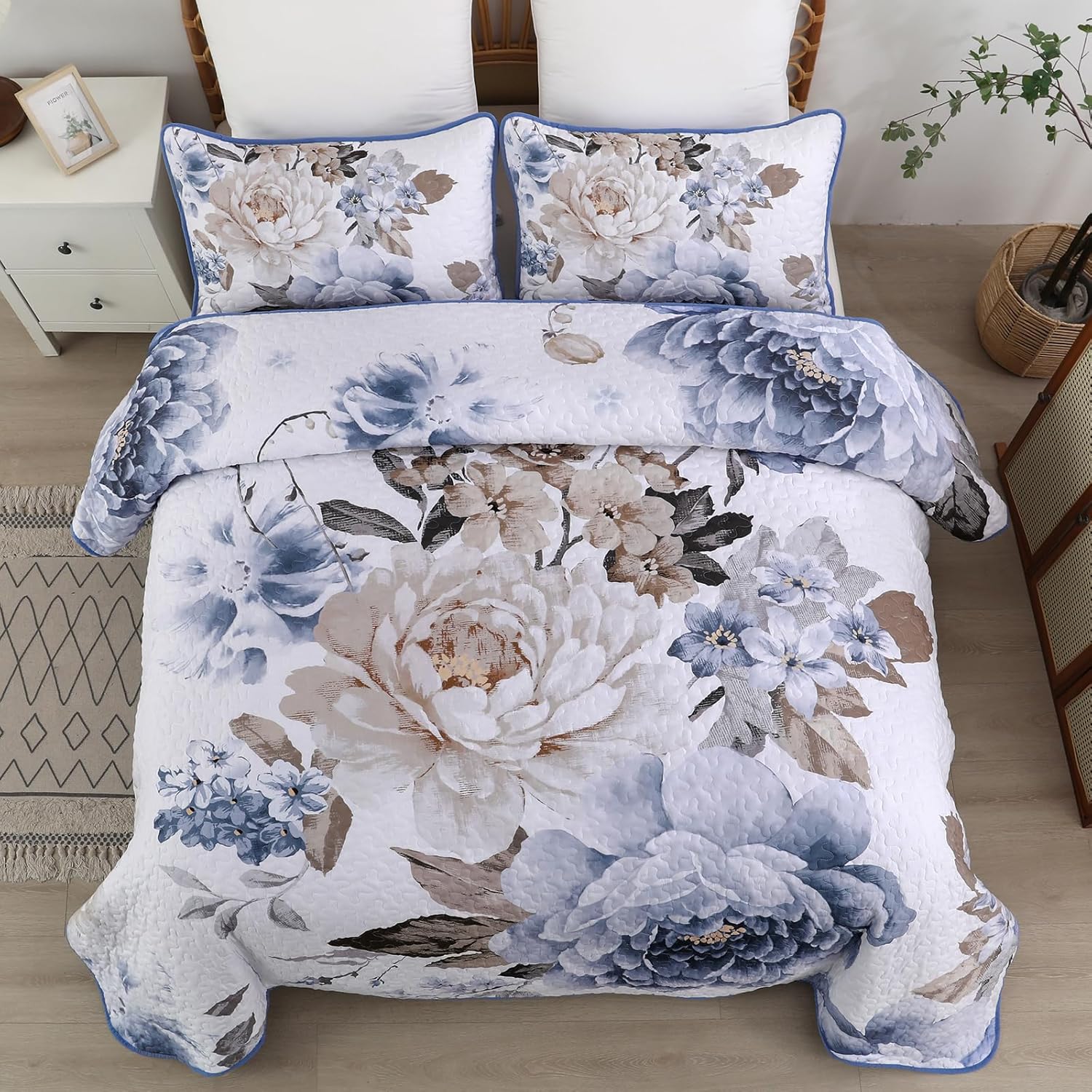 Wongs Bedding Blue Floral 3-Piece Quilt Set