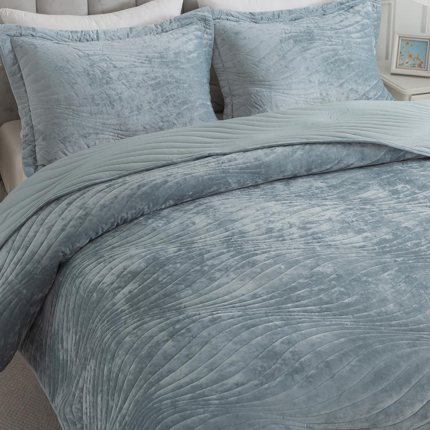 Travan Luxury Velvet Quilt Set Queen Size
