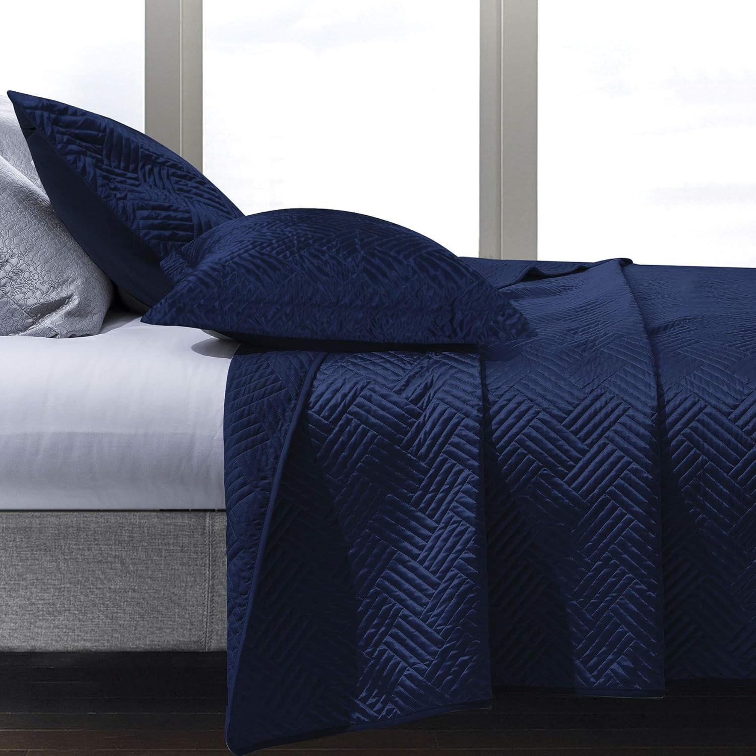 NTBAY Queen Silk Satin Quilt Set with Geometric Pattern