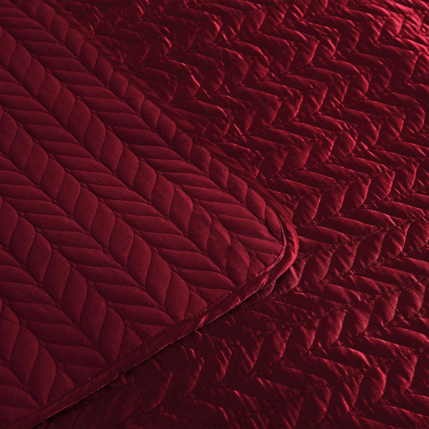Whale Flotilla Silky Soft Satin Quilt Set Queen Size Red